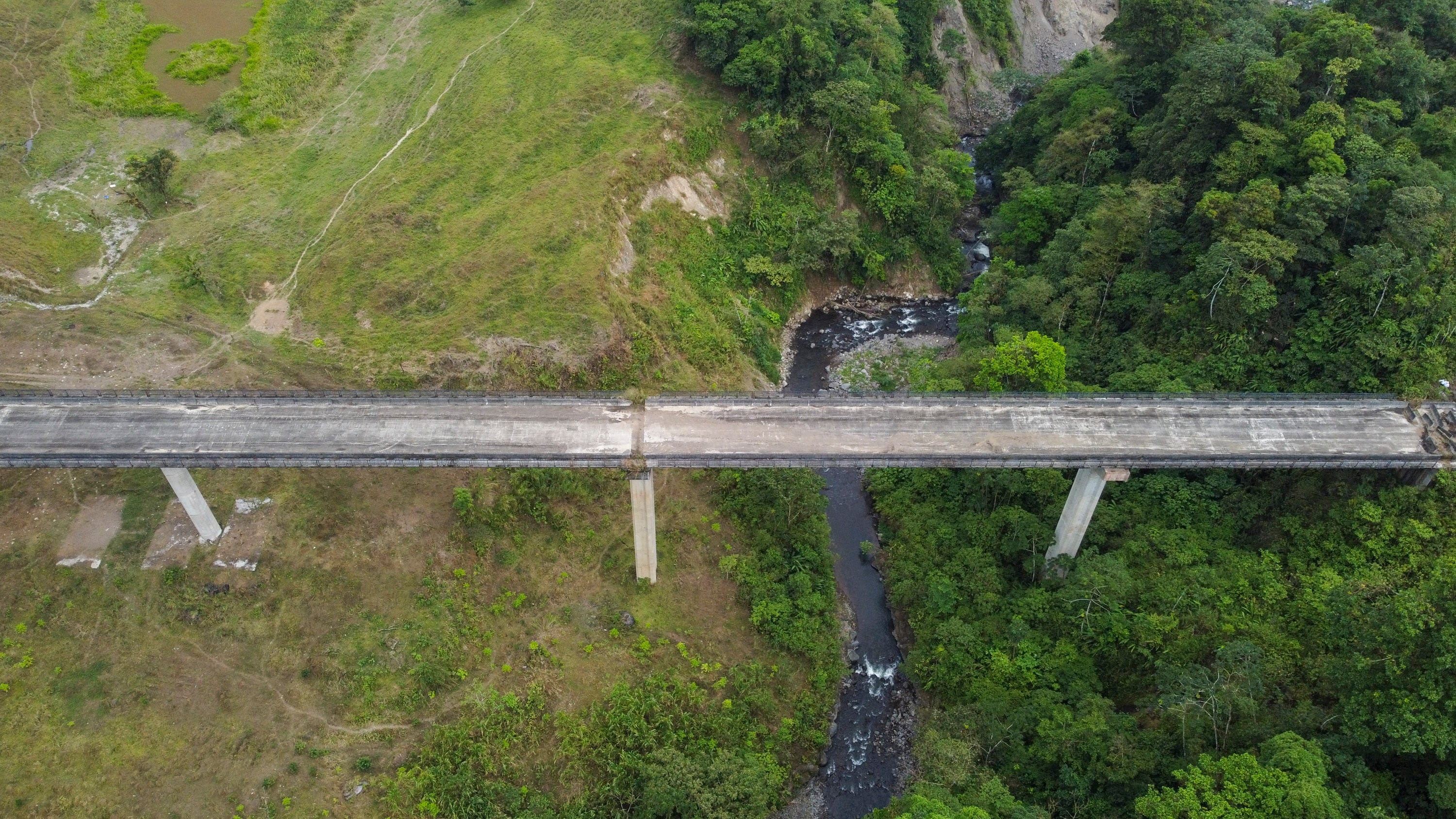 03/04/2025, Alajuela, San Carlos, estado actual de la Ruta Nacional 35 hacia San Carlos, que lleva varios años retrasada su construcción, y ahora el gobierno parece que va a reanudar las construcciones para terminar esta ruta.