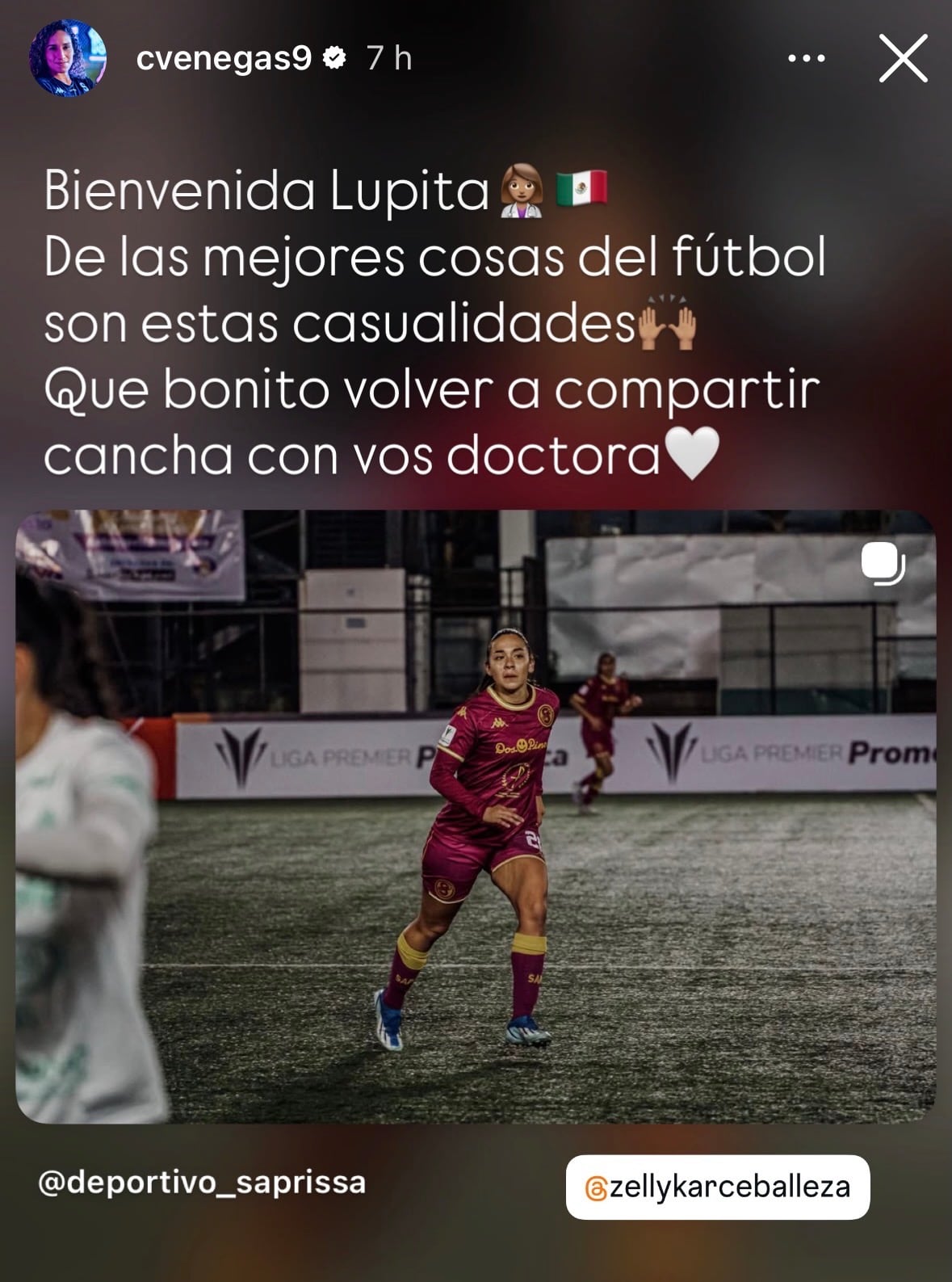 Este fue el mensaje que posteó Carolina Venegas tras el debut de Zellyka Arce con Saprissa FF.