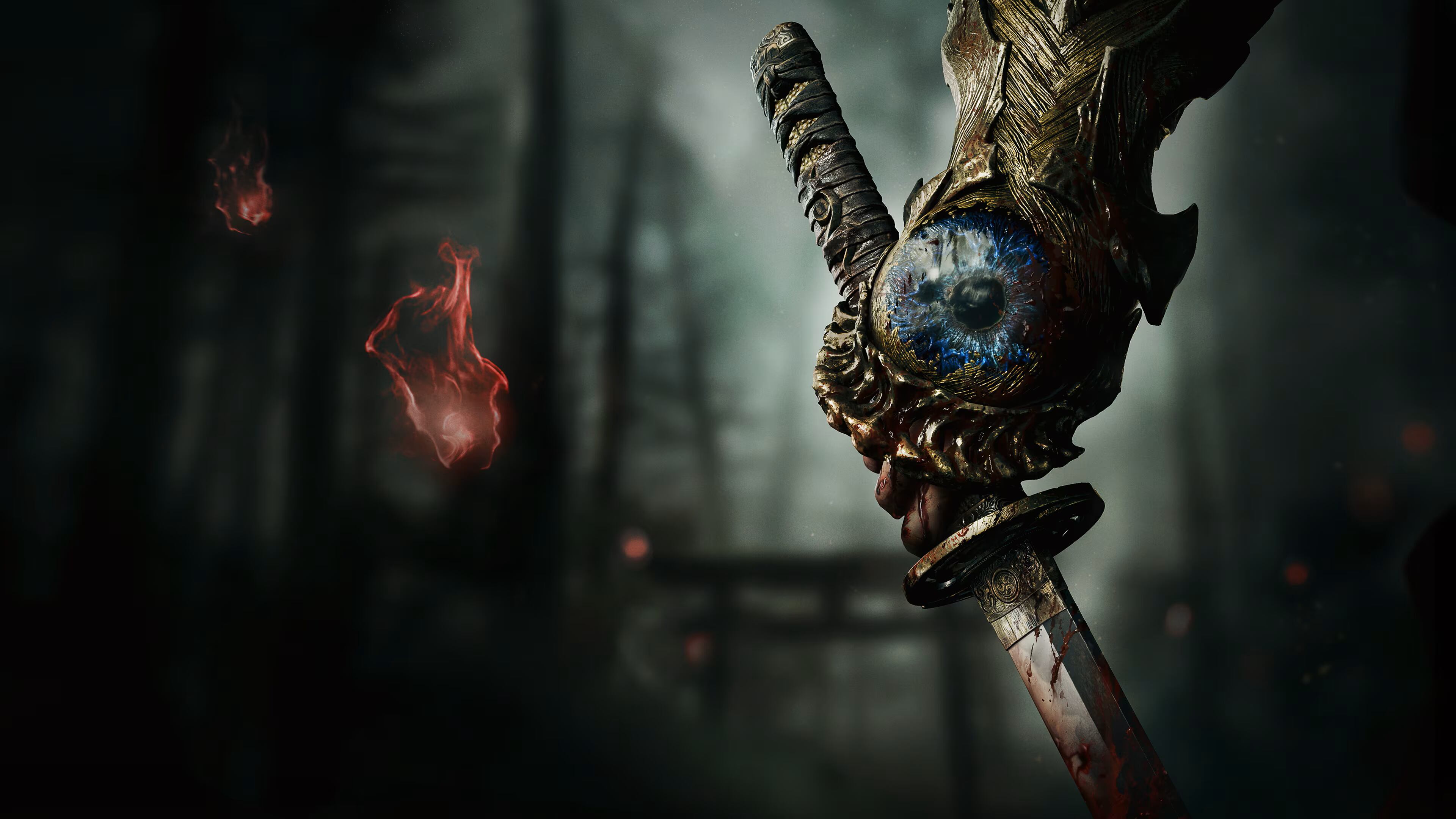 Espada con detalles dorados y un ojo azul incrustado, representando un elemento místico en un entorno oscuro y tenebroso, del juego Onimusha: Way of the Sword.