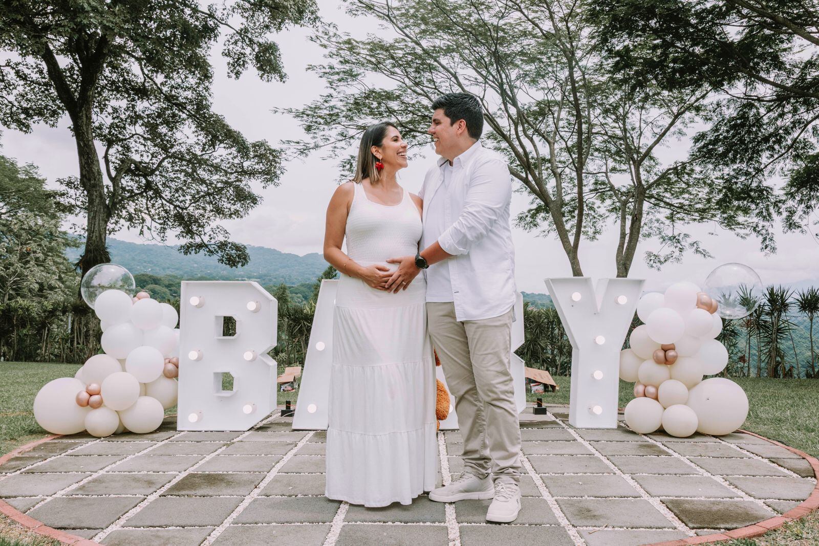 Aunque gabriela no ha tenido muchos achaques, su esposo Kevin Barrantes ha sido el más afectado, sintiéndose constantemente cansado.