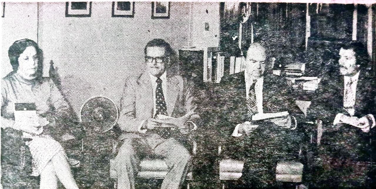 Vivienne de Solís, el Ministro de Educación, Fernando Volio, Marcel de Clerk, funcionario de la Unesco, y el profesor José María Campos, durante la conferencia en la que se anunciaron datos del Plan Nacional de Alfabetización.