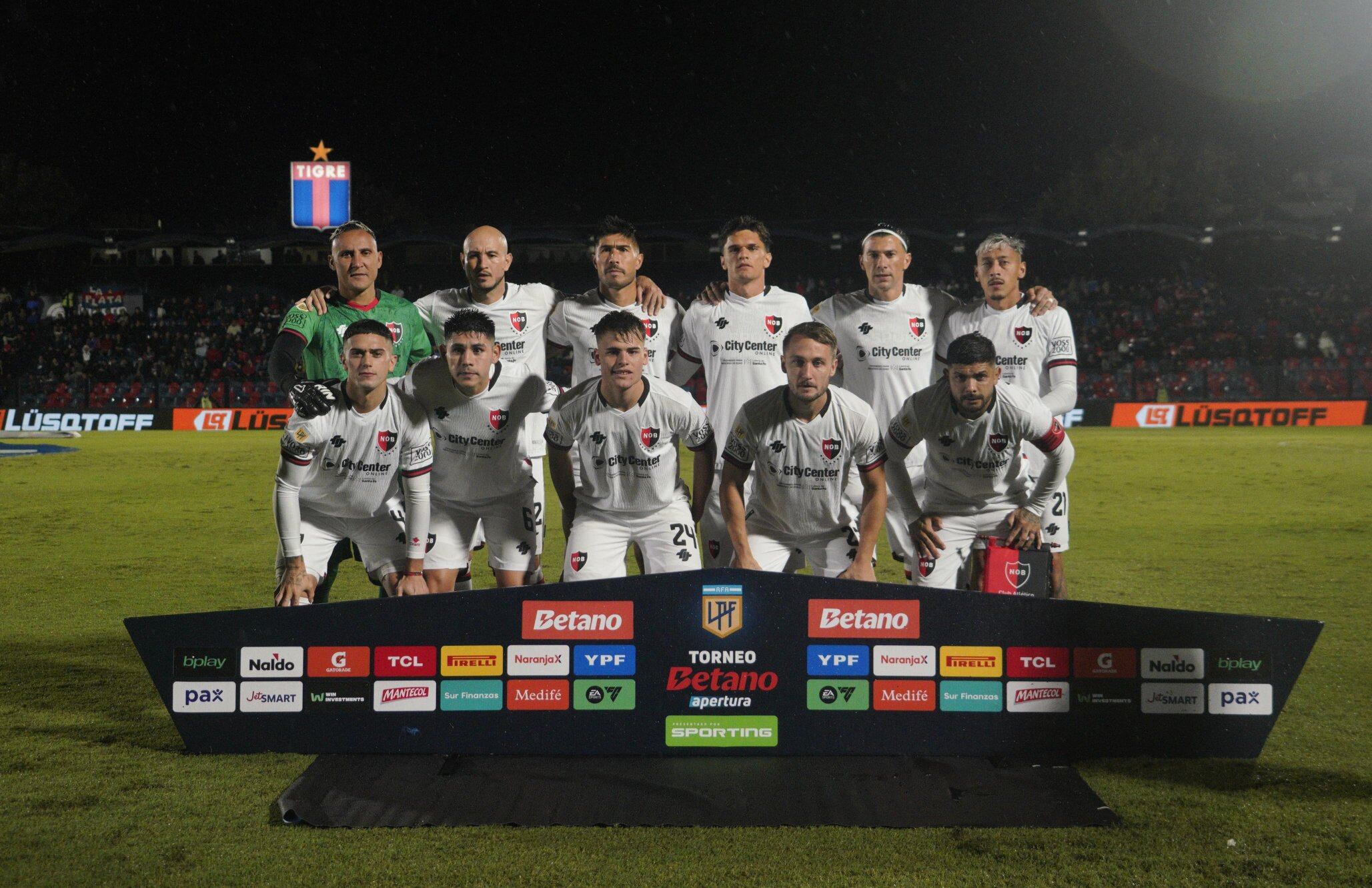 Keylor Navas y sus compañeros de Newell's lograron un triunfo clave en cancha de Tigre.