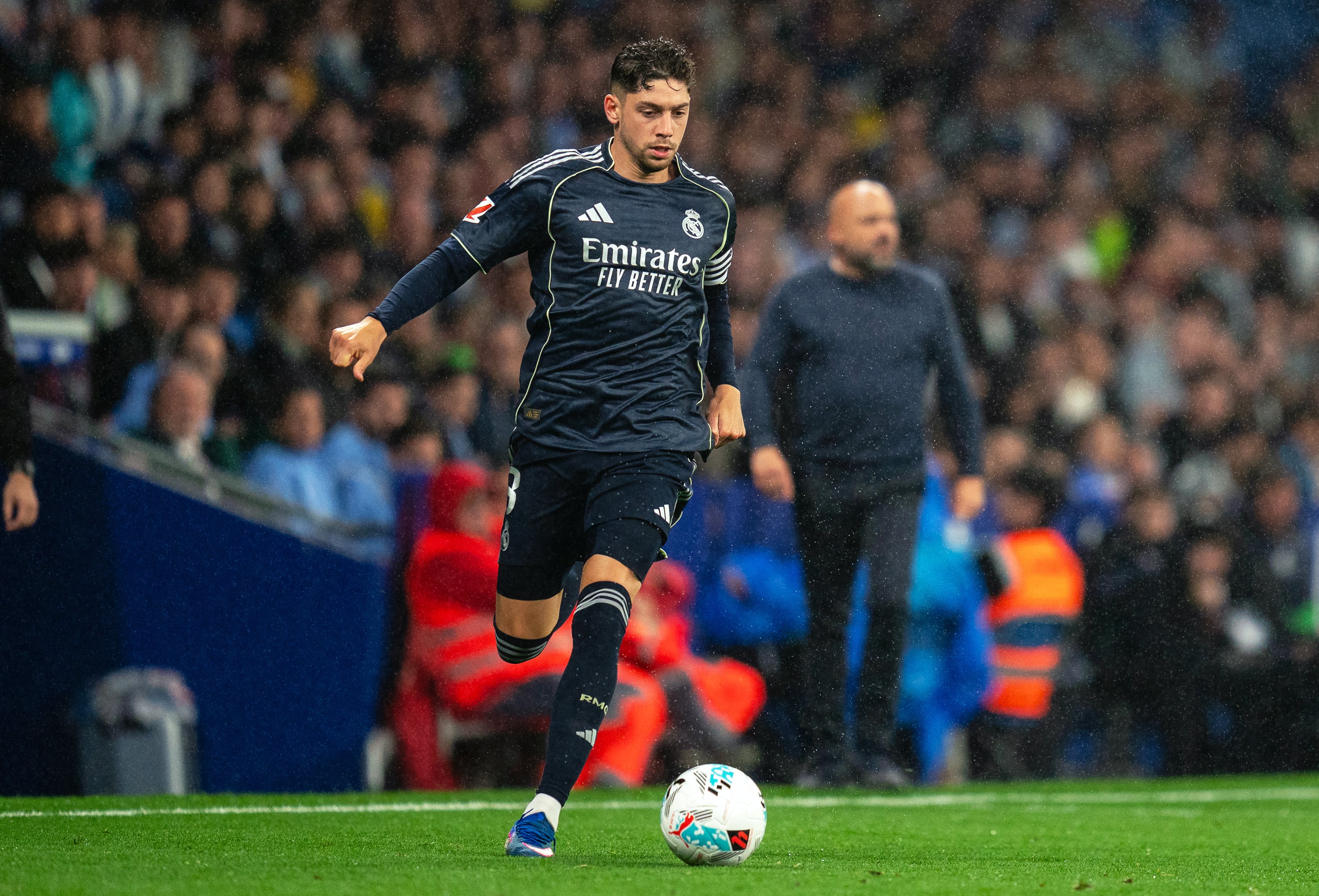 Fede Valverde, aquí en un partido del Real Madrid ante el Espanyol la semana pasada. El uruguayo protagonizó dos tensos incidentes con su compañero Aurélien Tchouameni.