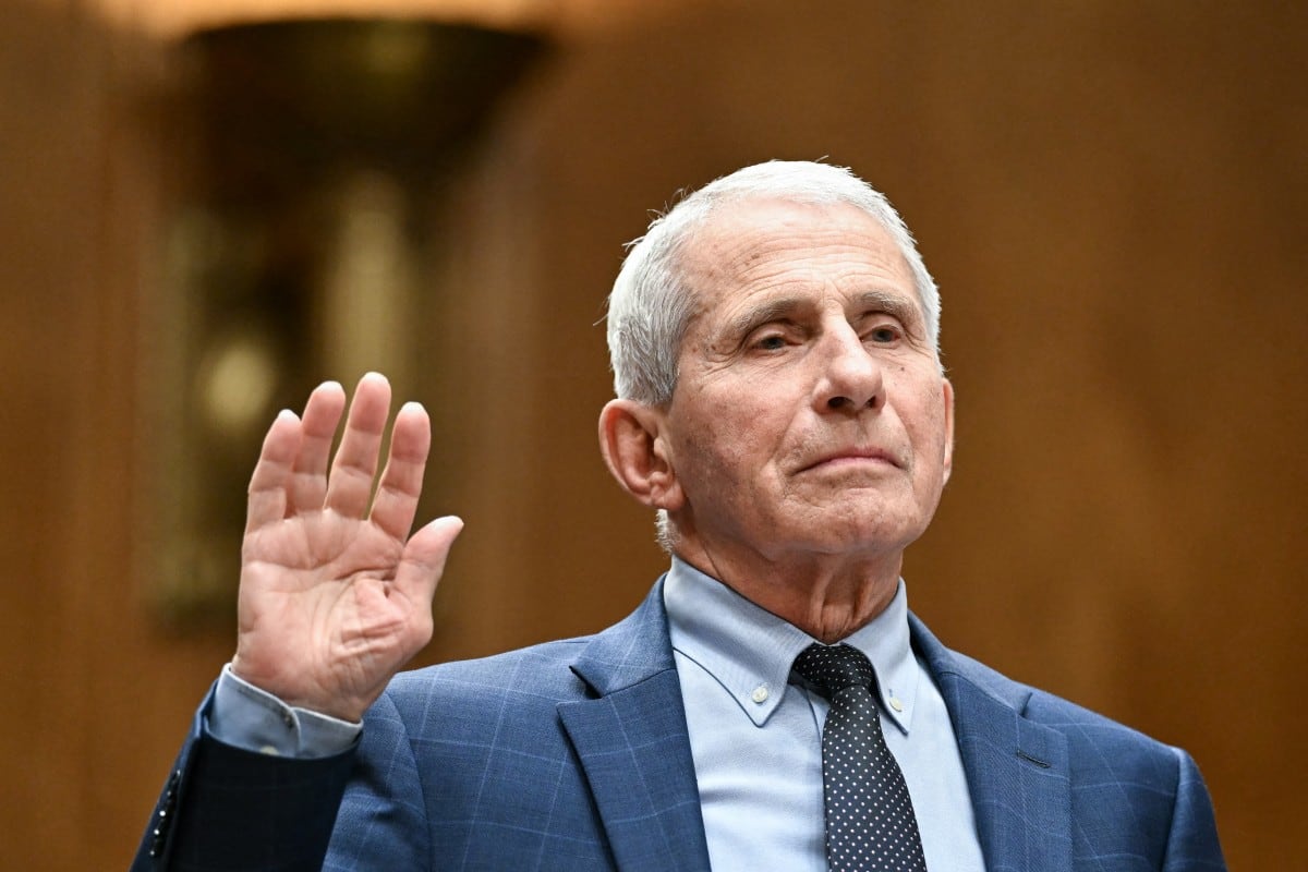El Dr. Anthony Fauci presta juramento durante una audiencia del Comité de Seguridad Nacional y Asuntos Gubernamentales del Senado de Estados Unidos, en el Capitolio, en Washington, D. C., el 29 de julio de 2026.