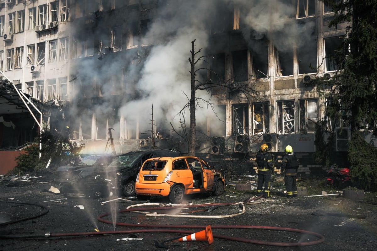 Atención tras un bombardeo de Rusia en Kiev, Ucrania, este 23 de setiembre de 2026.