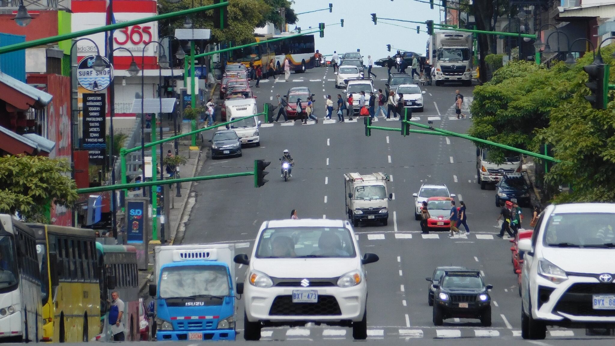 No habrá restricción vehicular por placa entre el lunes 23 de diciembre y el viernes 3 de enero. Se vuelve a aplicar hasta el lunes 6 de enero, de acuerdo a lo que confirma el Mopt.