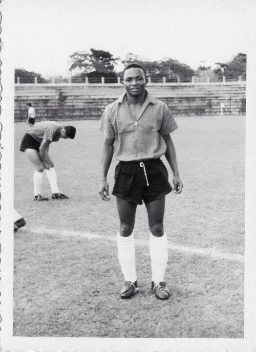 A Wálter Pearson se le considera uno de los mejores extremos derechos en la historia del fútbol de Costa Rica.