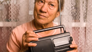 Retrato del país que vivió muchos años con el radiecito a la par