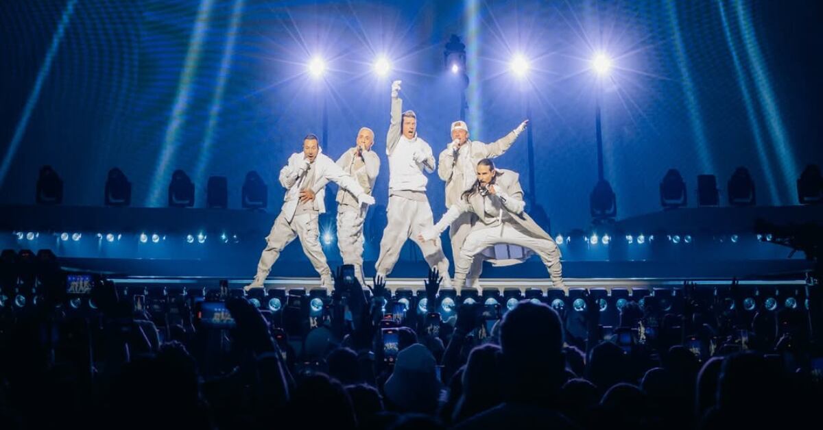 El repertorio recorre 30 años de carrera e incluye clásicos como 'I Want It That Way' y 'Everybody'.