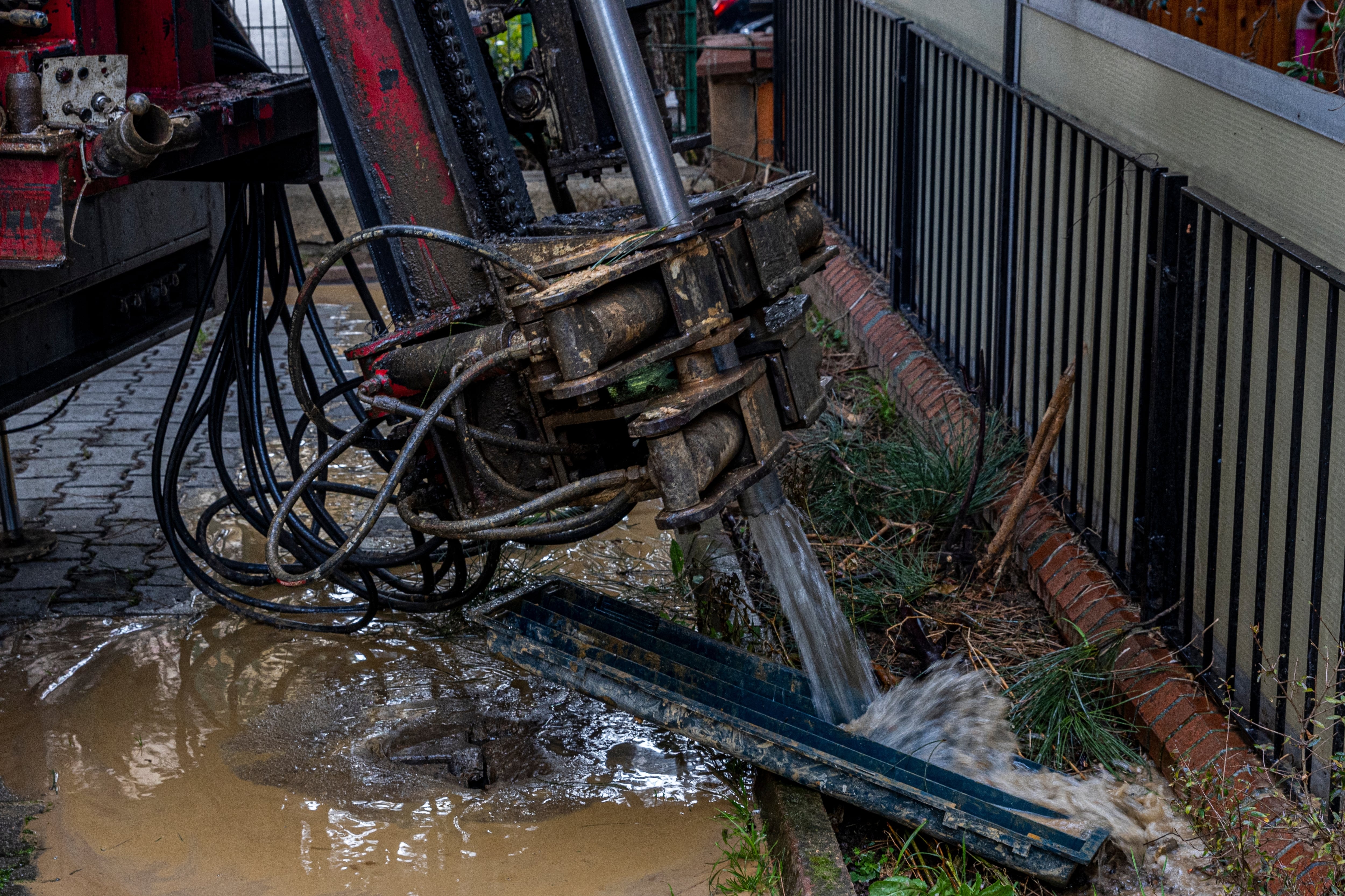 Máquina perforadora de suelo y subsuelo para investigaciones geológicas