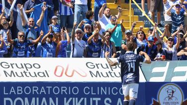 Otra figura del Cartaginés lidia con una lesión de rodilla