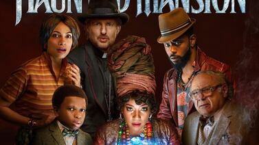 ‘Mansión Embrujada’: Disney Plus lanza película de comedia y terror inspirada en una de sus atracciones