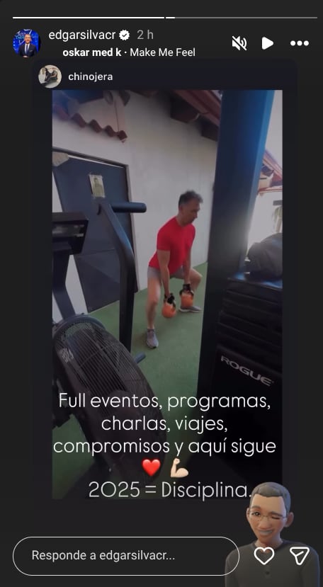 Édgar Silva haciendo su rutina de ejercicio, su entrenador le elogió su disciplina.