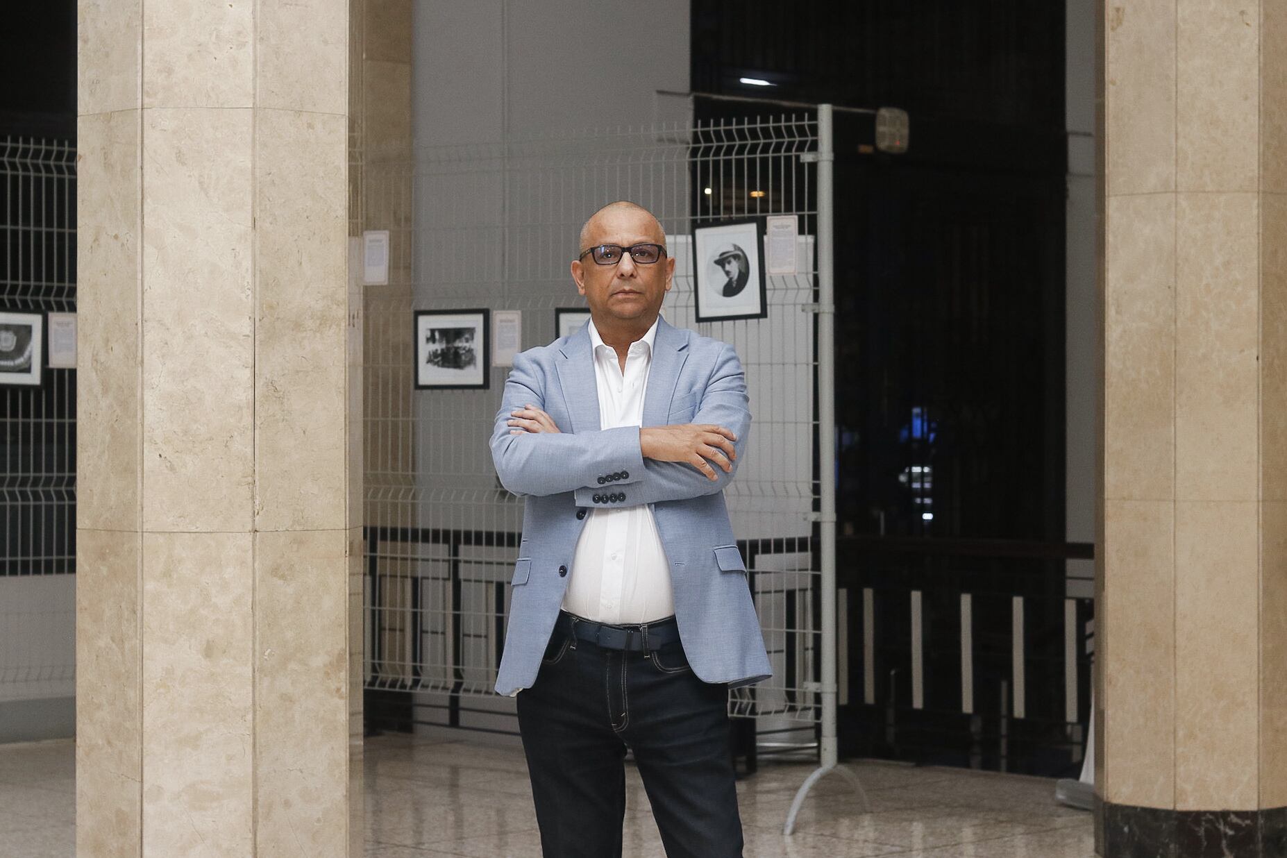 25/10/2024. Retratos a Andrés Fernández, historiador de arquitectura en Costa Rica en el edificio del Banco Nacional, San José. Fotografía: Lilly Arce