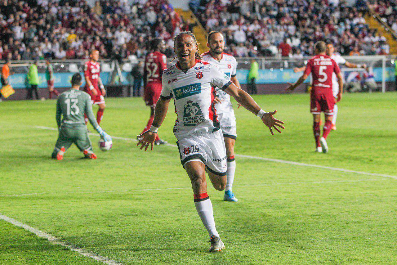 Jonathan McDonald llegó a 17 goles en clásicos. Fotografía: Rubén Murillo / Prensa Alajuelense