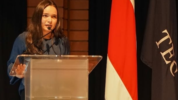 Andrea Ebanks Reyes, estudiante del colegio público Científico Costarricense, sede Alajuela, obtuvo el mayor puntaje posible en el Proceso de Admisión 2025-2026 para ingresar al Tecnológico de Costa Rica (TEC). Es decir, logró 800 puntos de 800 posibles.