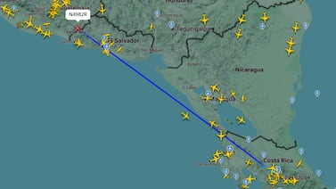 Avión que traslada a Celso Gamboa y alias Pecho de Rata hacia Estados Unidos ya llegó a Guatemala