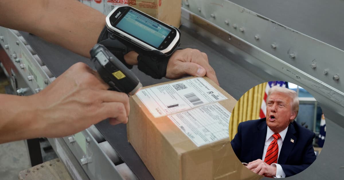 Empleado escanea un paquete en aduana con lector de código de barras; en recuadro, Donald Trump anuncia medida arancelaria para envíos menores de $800 desde Costa Rica hacia Estados Unidos.
