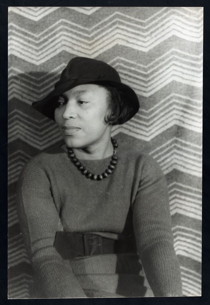 Retrato de la escritora y antropóloga Zora Neale Hurston realizado por Carl van Vechten.