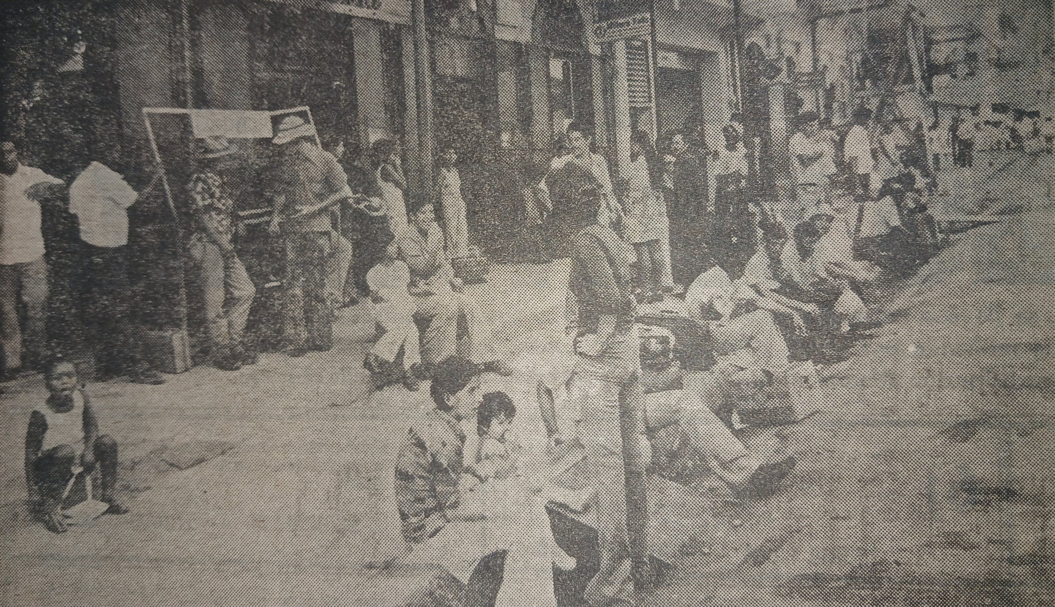 En las calles las personas esperaban el desenlace de algo fatal. La posibilidad de una catástrofe era remota, pero igual nadie dormía tranquilo en Limón.