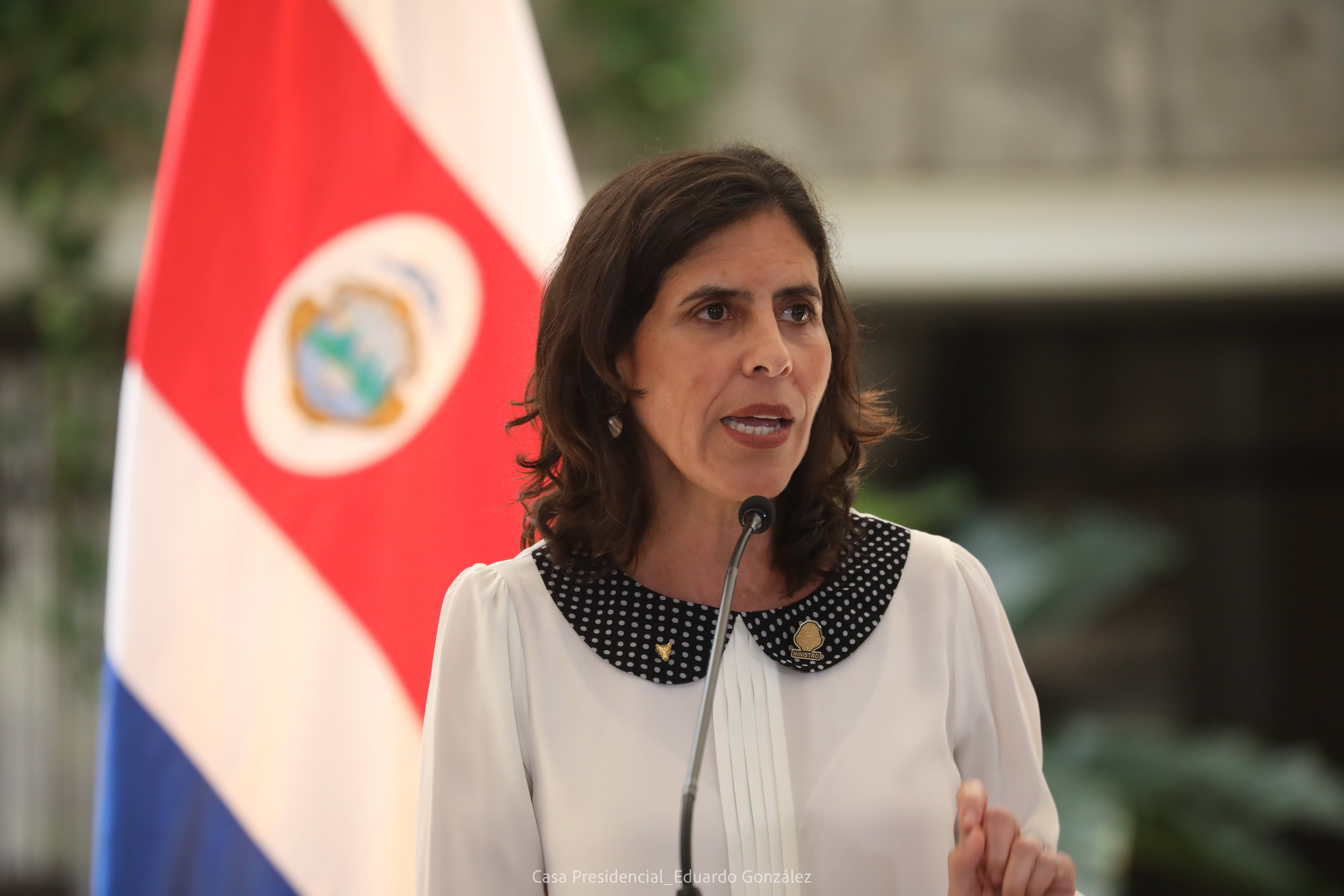 Imágenes de la conferencia de prensa del gobierno de Rodrigo Chaves del 2 de abril del 2025.