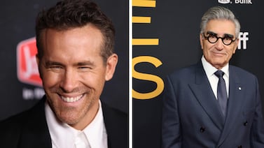 Lectura de labios revela tenso momento entre Ryan Reynolds y actor de ‘American Pie’ en alfombra roja