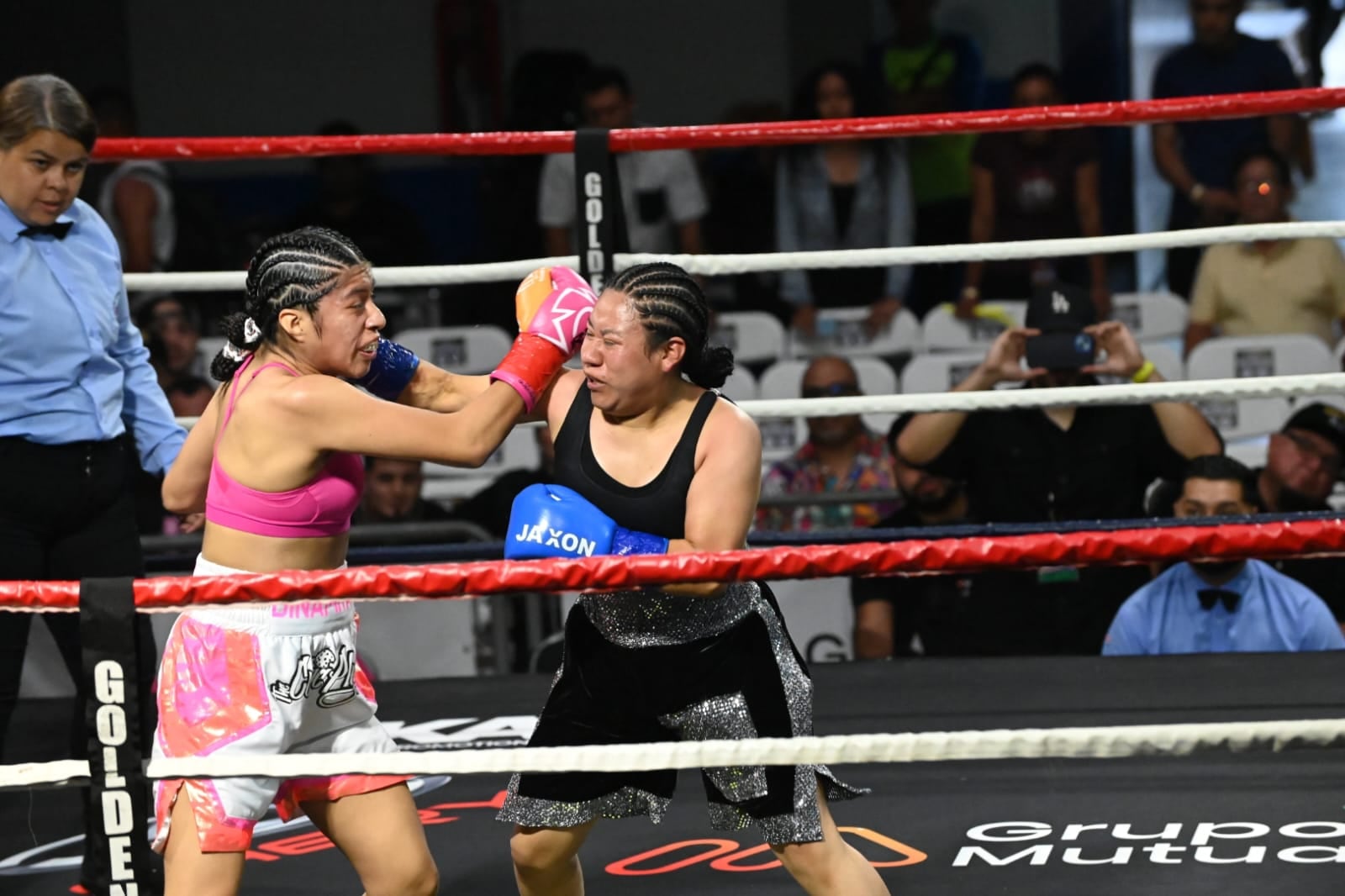 Yokasta Valle vs. Anabel Ortiz
Peleas previas
Merari Vivar de Estados Unidos ante Griselda Tumax de Guatemala
4 de noviembre del 2023
Fotografías: Albert Marín