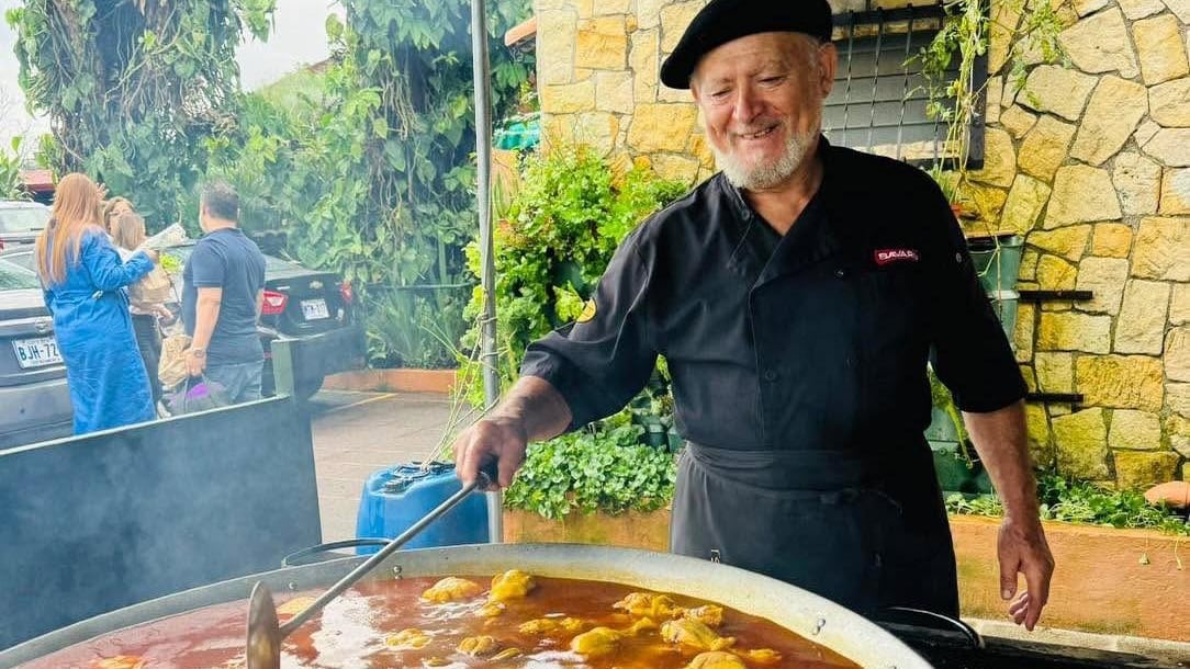 Este Viernes Santo se confirmó el fallecimiento de Vicente Aguilar, originario de Valencia, España, quien se convirtió en una figura clave para la difusión de la cultura y la cocina española en Costa Rica.