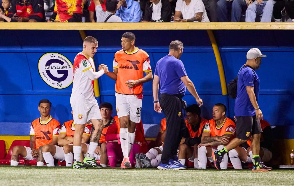 Fernán Faerron
Getsel Montes
Torneo Apertura 2025
Lesión quinto metatarciano
26 de julio del 2025
Cortesía: Herediano