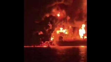 Ataque contra dos petroleros frente a Irak deja muertos y desaparecidos (video)