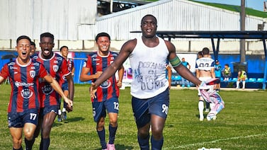 Futbolista colombiano que árbitro denunció en Costa Rica por supuesta agresión cuenta su versión