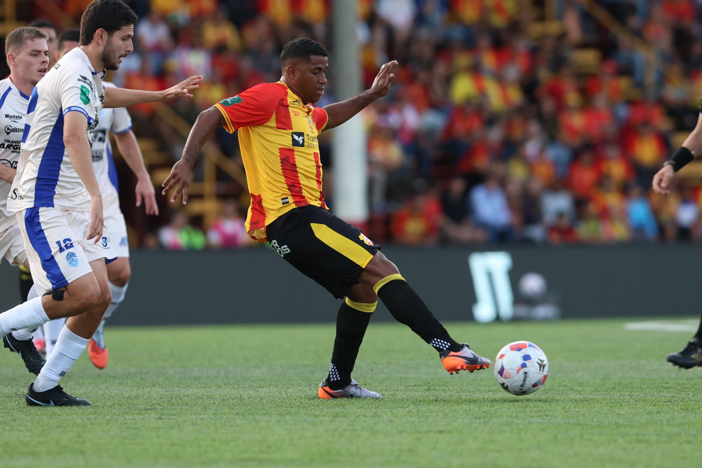 05/09/2026/ Juego entre Club Sport Herediano vs Municipal Pérez Zeledón por la jornada siete del torneo apertura de la Liga Promerica en el estadio Carlos Alvarado / foto John Durán
