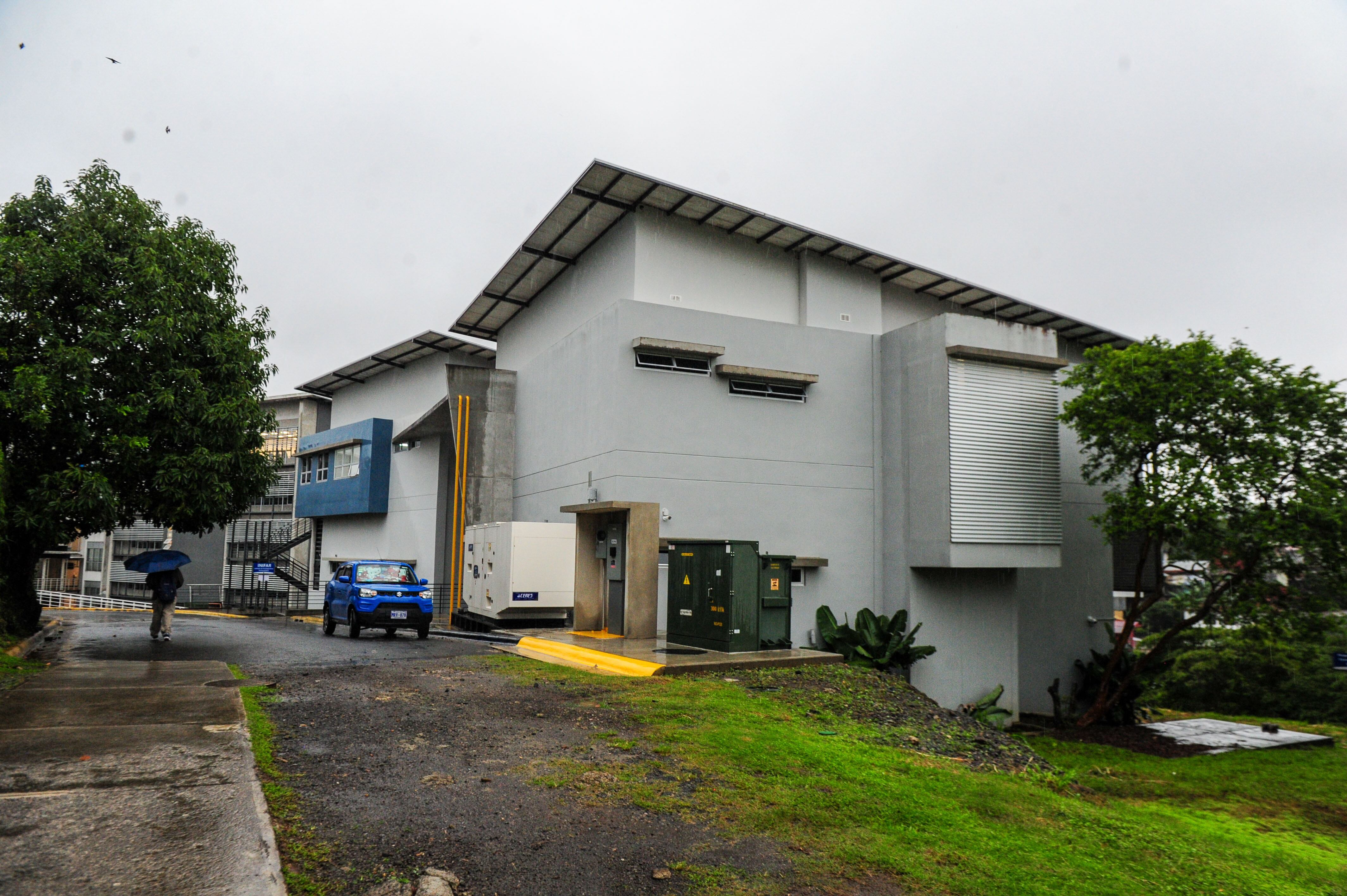 Instituto de investigación Farmacéutica, INIFAR