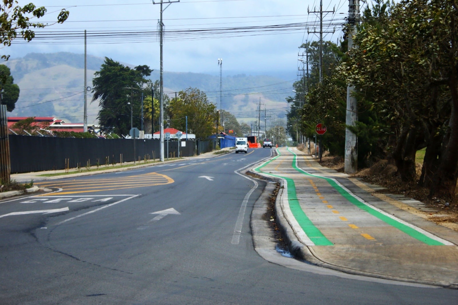 Proyecto vial en La Lima incluye ciclovía, drenajes y conexión clave con la ruta nacional 2 para fortalecer la industria.