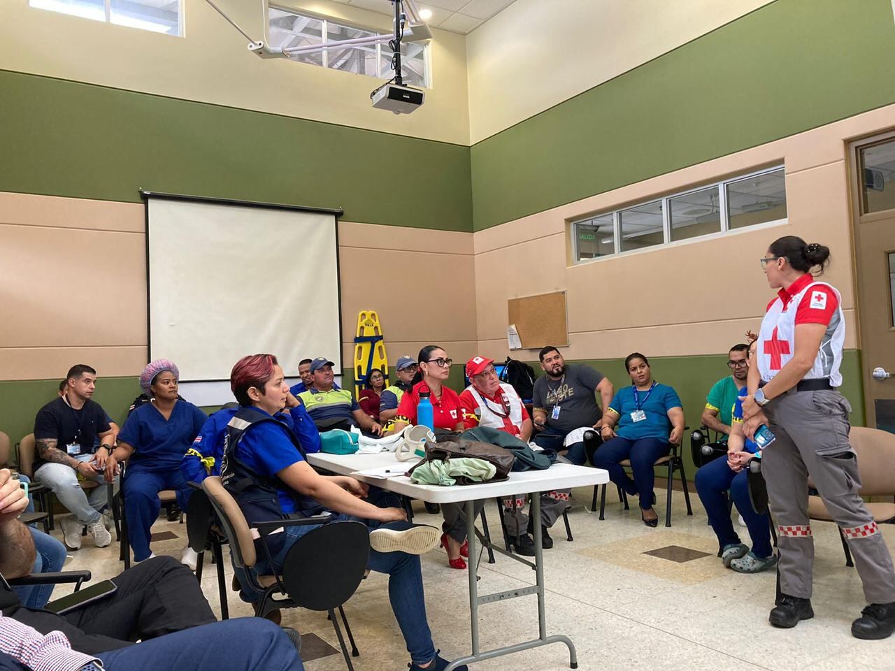 Simulacro en CCSS con atacante activo. Diferentes instituciones, como Cruz Roja y Fuerza Pública, participaron el 3 y 4 de diciembre 2024.