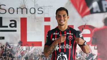 Alajuelense prescinde de dos jugadores en un mismo día