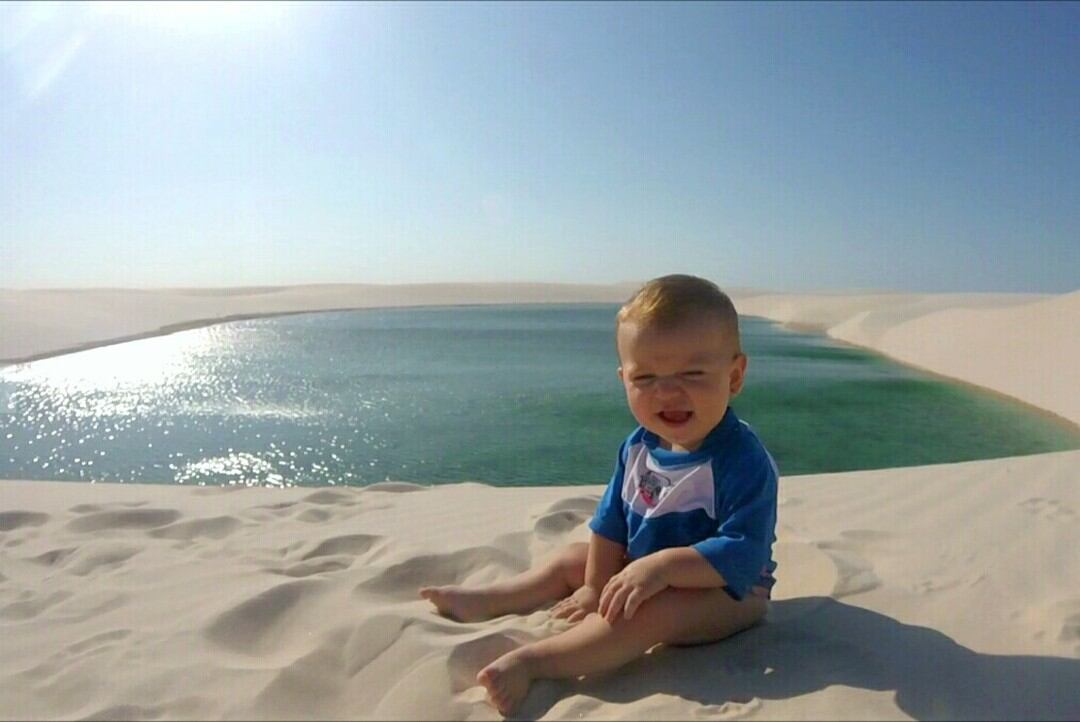 Los esposos Valeria Mora y Ricardo Acebey recorren el mundo junto a su hija Agatha. Los costarricenses lideran el proyecto 'Sin arrepentimientos' en donde comparten su historia de familia viajera a tiempo completo. Fotografía: Cortesía