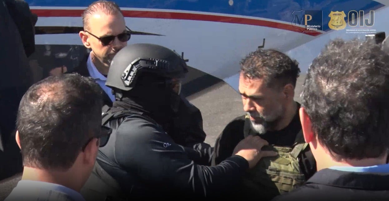 Celso Gamboa y Edwin López, alias Pecho de rata, fueron trasladados en un avión de la DEA hacia Estados Unidos. Son los primeros extraditados de Costa Rica por narcotráfico.