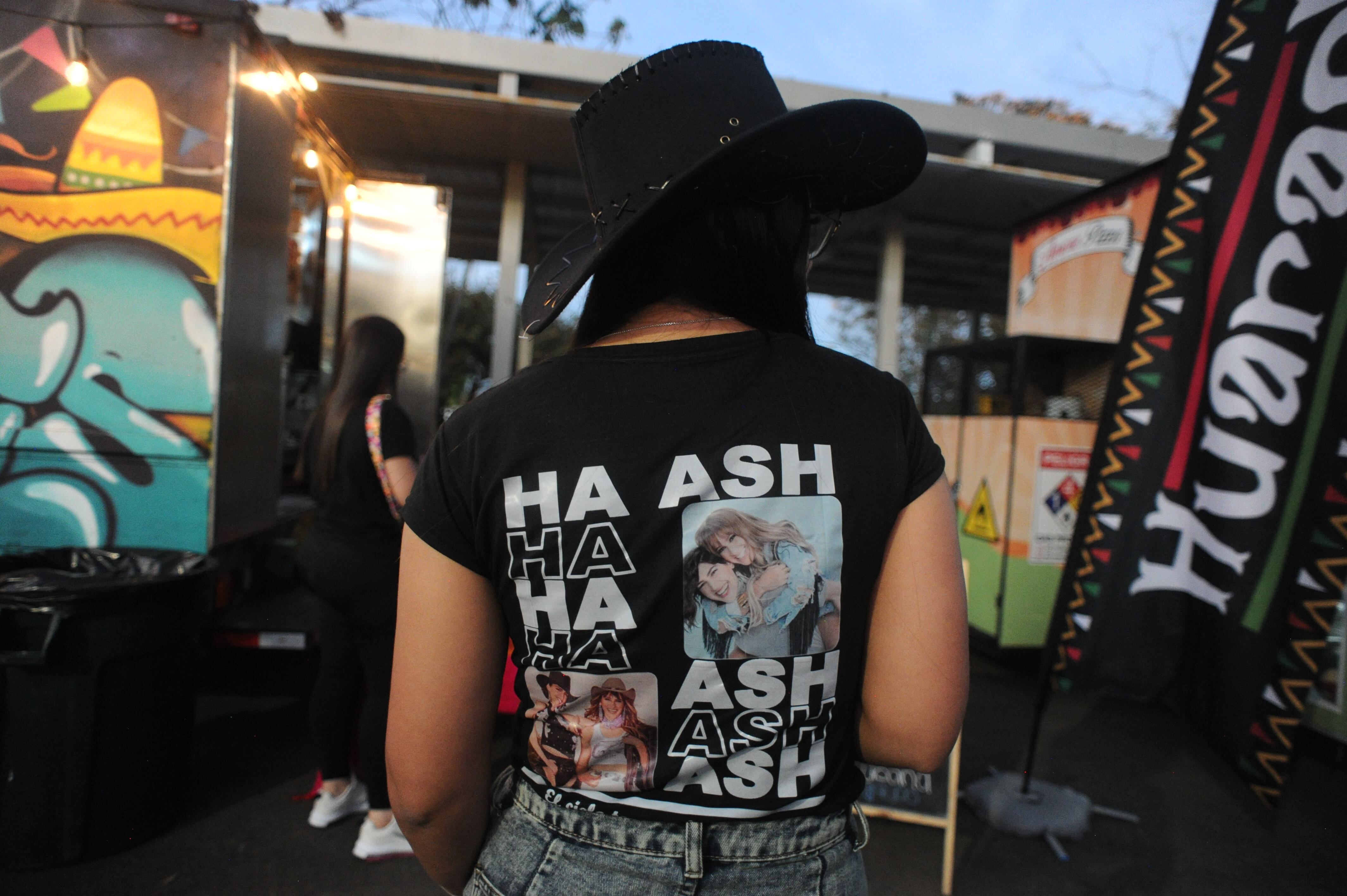 Imágenes de las fans de Ha-Ash previo al concierto en Costa Rica.