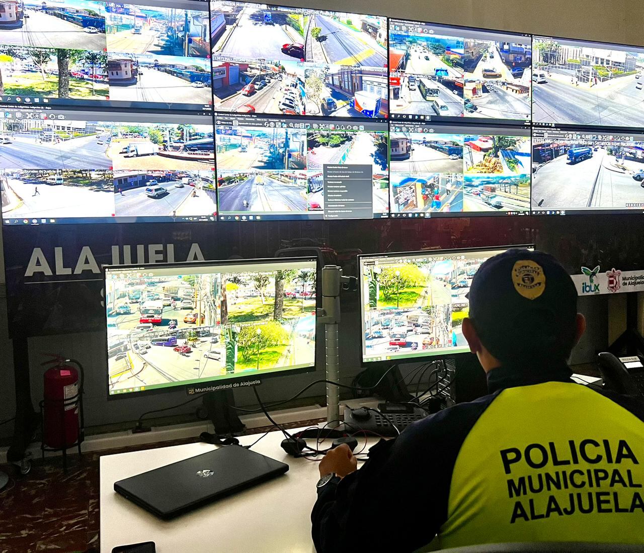 El centro de monitoreo de Alajuela pasará al nuevo edificio y el municipio espera pasar de 200 cámaras que tiene actualmente a 400 a fin de año. Foto: Cortesía: Municipalidad de Alajuela.
