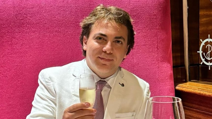 Cristian Castro tiene nueva novia: La historia de amor del cantante con una fan que conoció en México