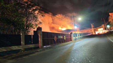 Mapa: Vea exactamente dónde ocurre el incendio en Santa Ana