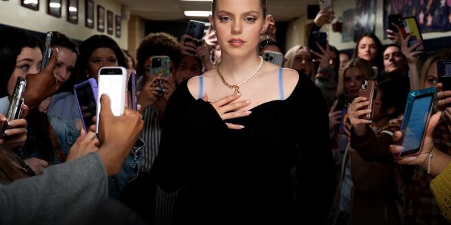 Reneé Rapp: La actriz y cantante, conocida por su papel en 'La vida sexual de las universitarias', ganó el premio a mejor actriz en un concurso nacional para estudiantes secundarios a los 18 años y fue elegida para interpretar a Regina George en la adaptación musical de 'Chicas pesadas'. Photo: Jojo Whilden/Paramount © 2023 Paramount Pictures.