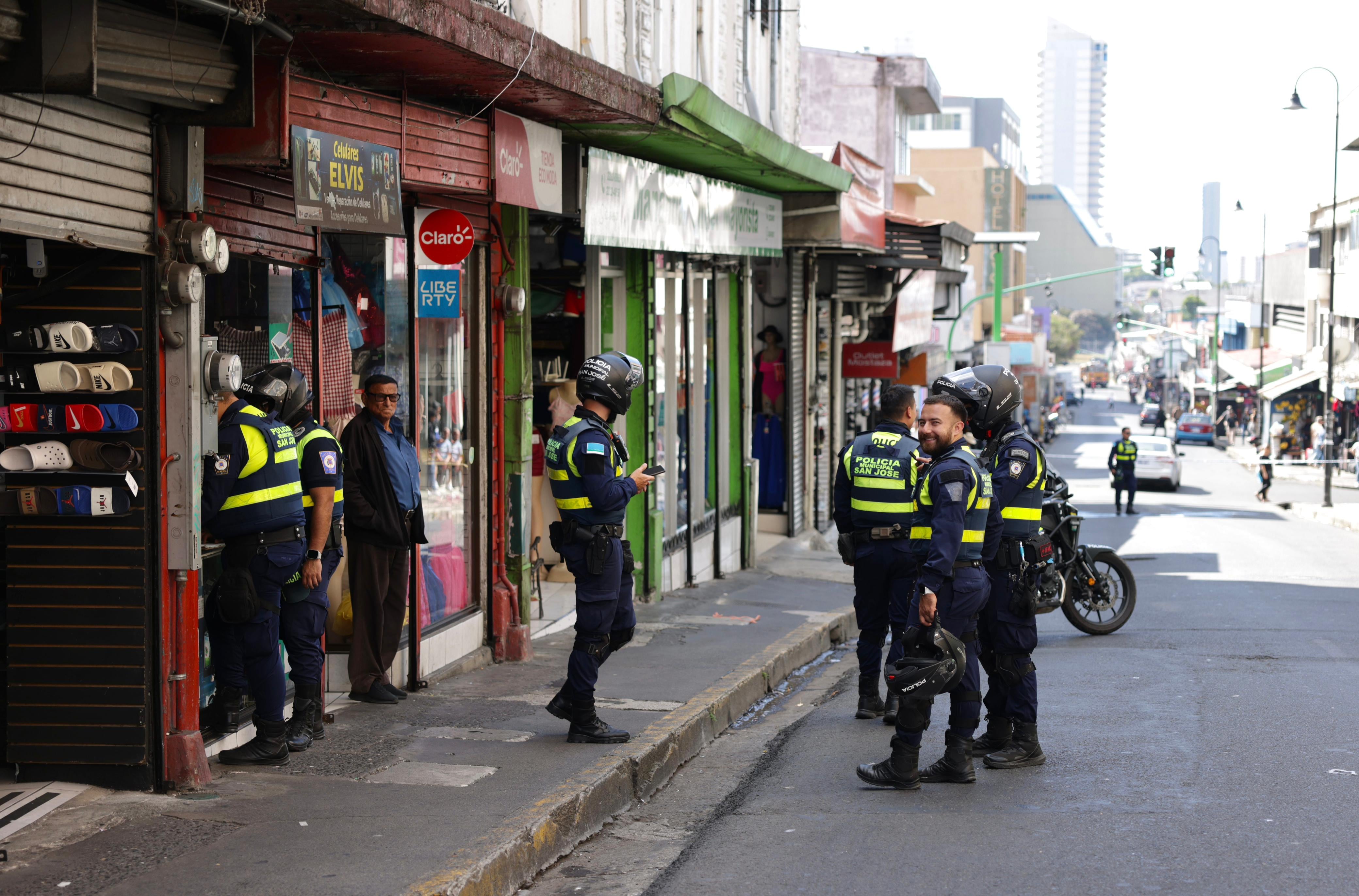 La Policía Municipal fiscalizó 17 locales comerciales.