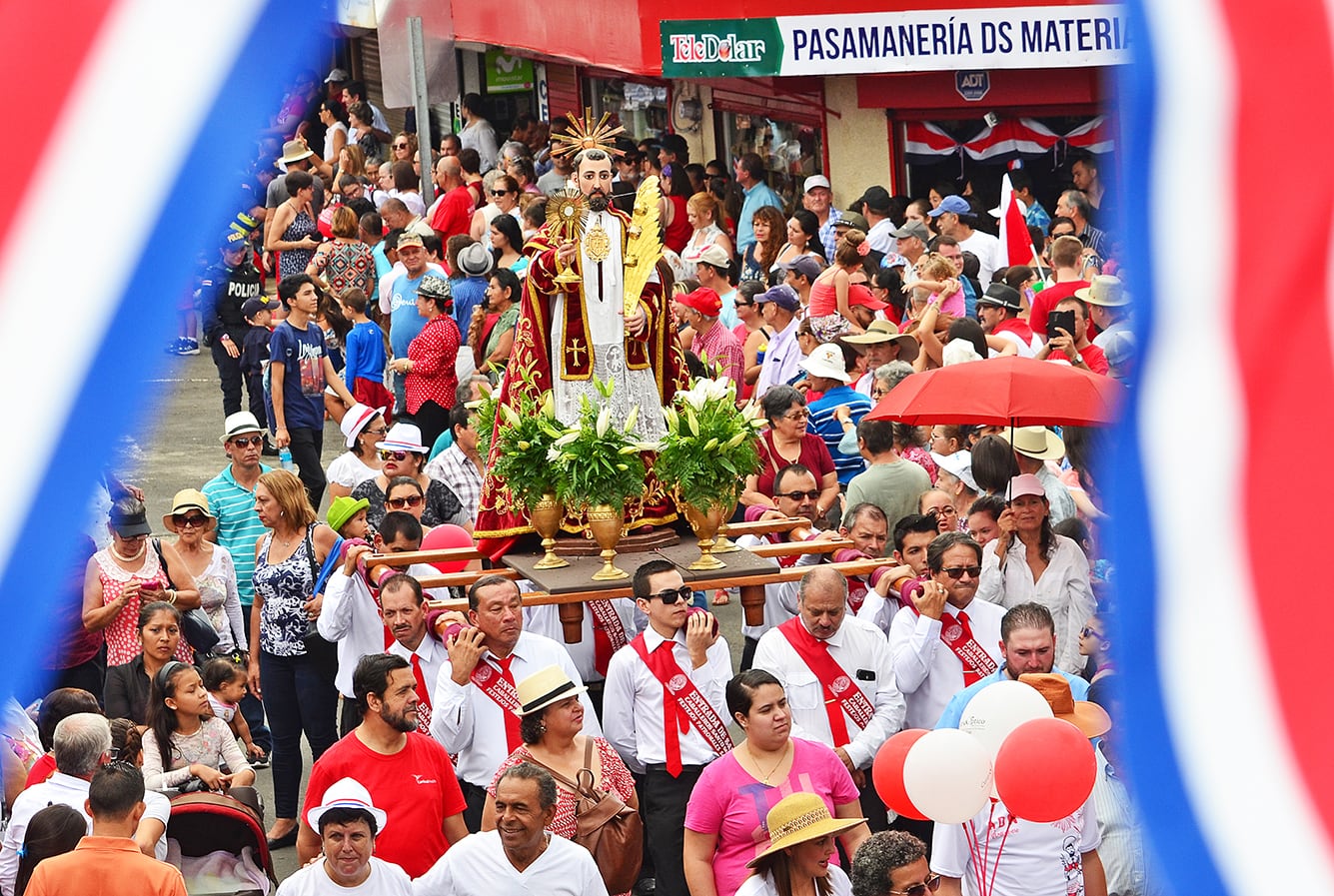 Entrada San Ramon San Ramón celebró a lo grande la entrada de sus santos | La Nación
