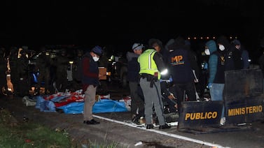 Autobús cae a un barranco y deja 15 muertos en Guatemala