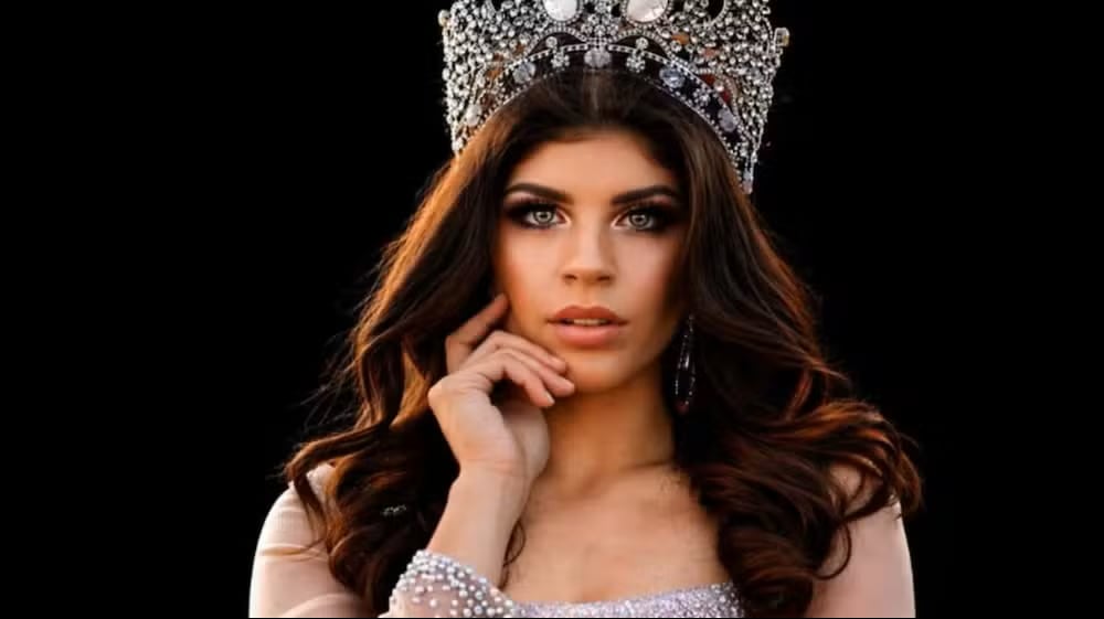 Grabación capta momentos antes de la muerte de exmiss. Caso pasa a feminicidio tras críticas. No hay detenidos.