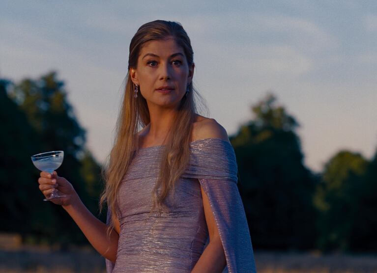 La británica Rosamund Pike tiene 44 años y tuvo su debut en la televisión en 1998.