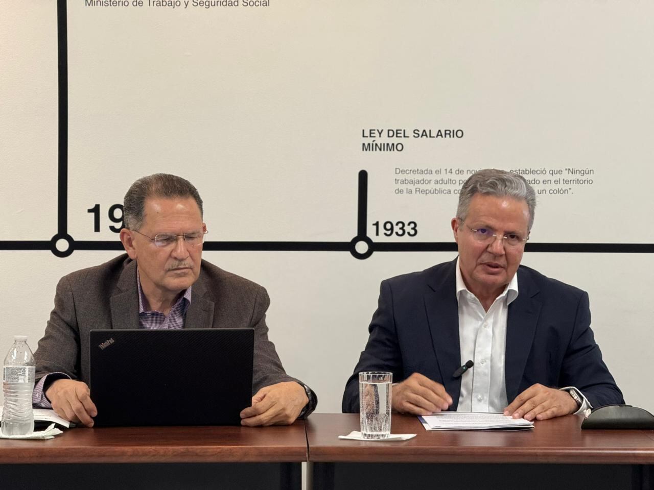 Este lunes los representantes del sector patronal presentaron la propuesta de aumento para los empleados privados que regiría a partir de enero del próximo año.