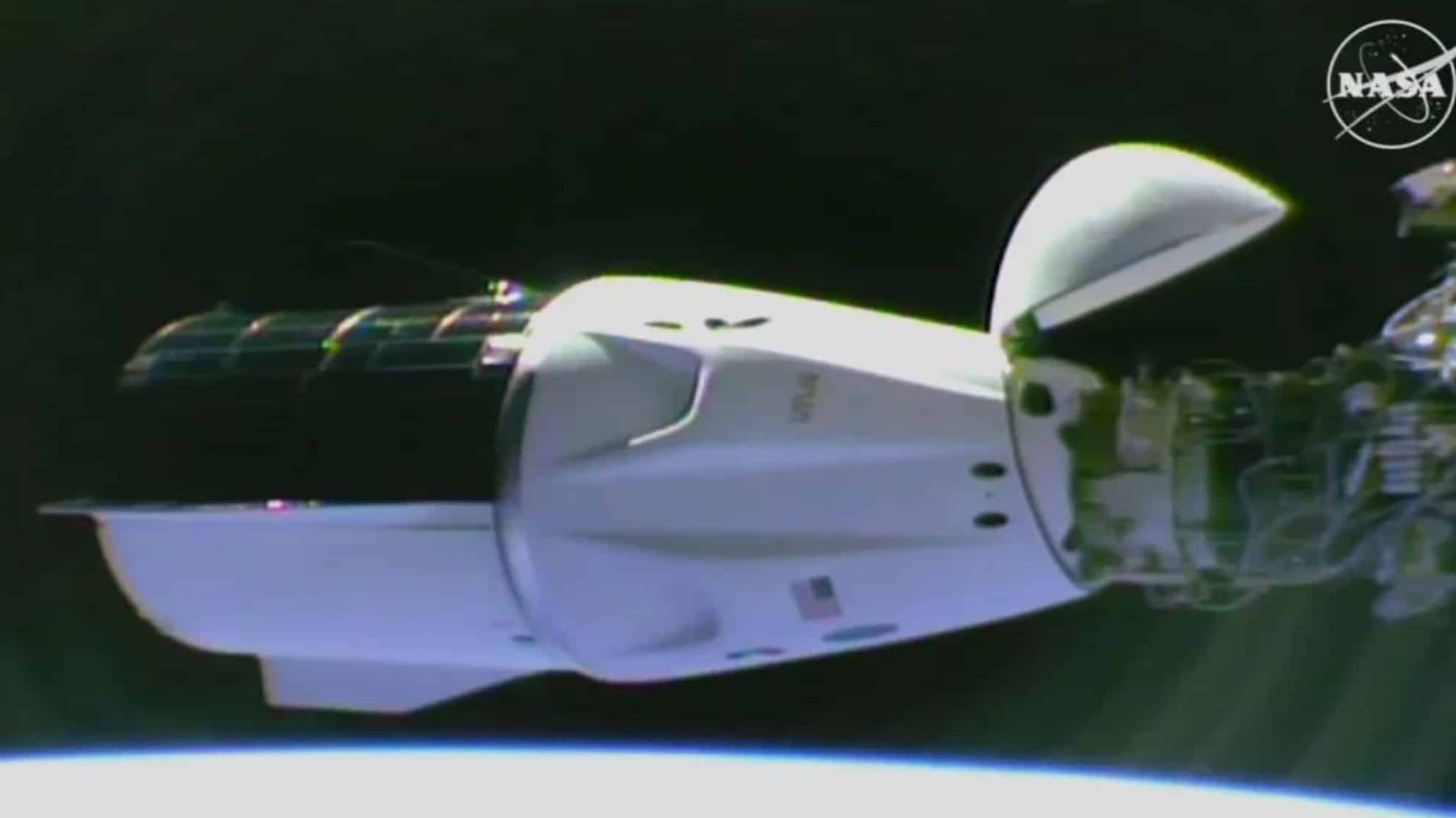 La Crew-9 de SpaceX llega a la ISS para traer de vuelta a astronautas varados y realizar experimentos científicos.